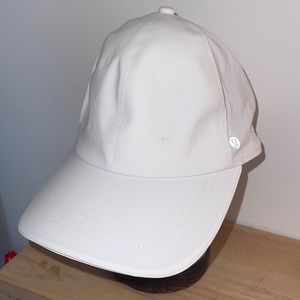 lululemon day shade water repellent white ball cap OS 🍋 ✨